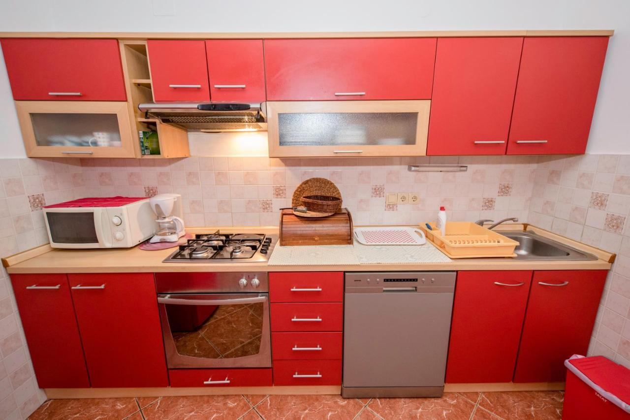 Kuca Leonora Apartman Banjol Kültér fotó