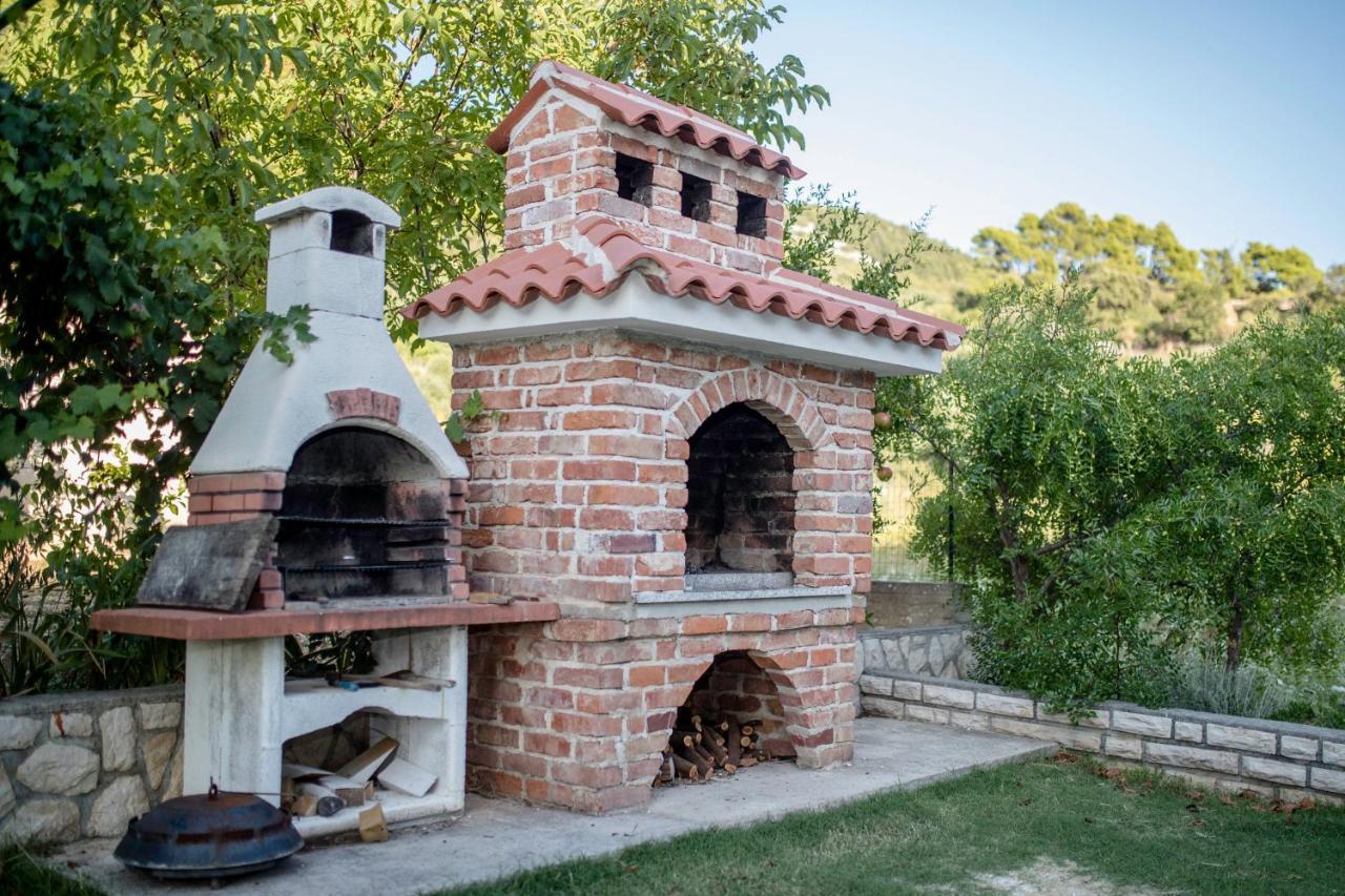 Kuca Leonora Apartman Banjol Kültér fotó
