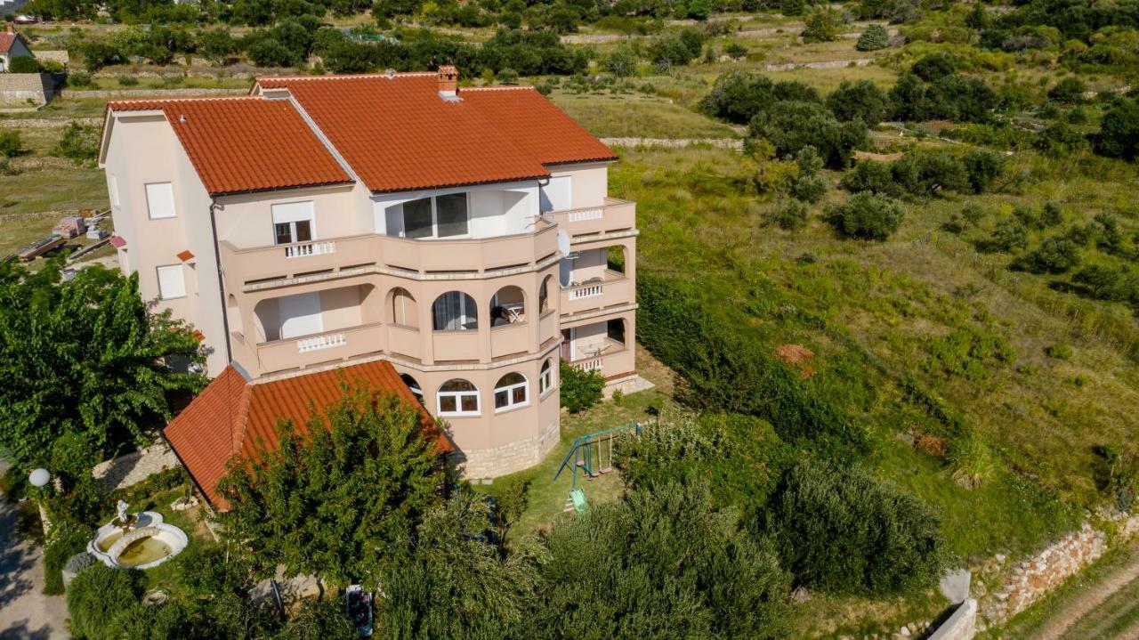 Kuca Leonora Apartman Banjol Kültér fotó