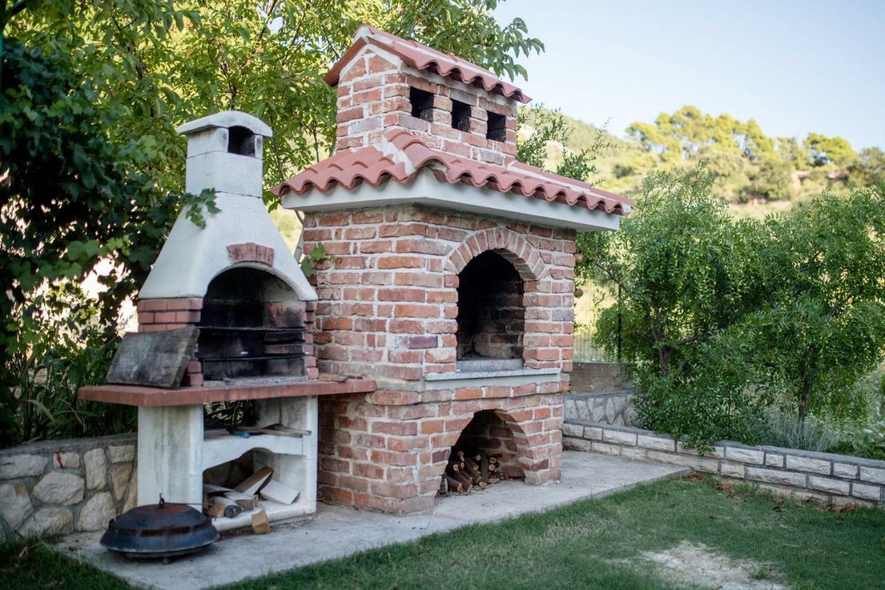 Kuca Leonora Apartman Banjol Kültér fotó