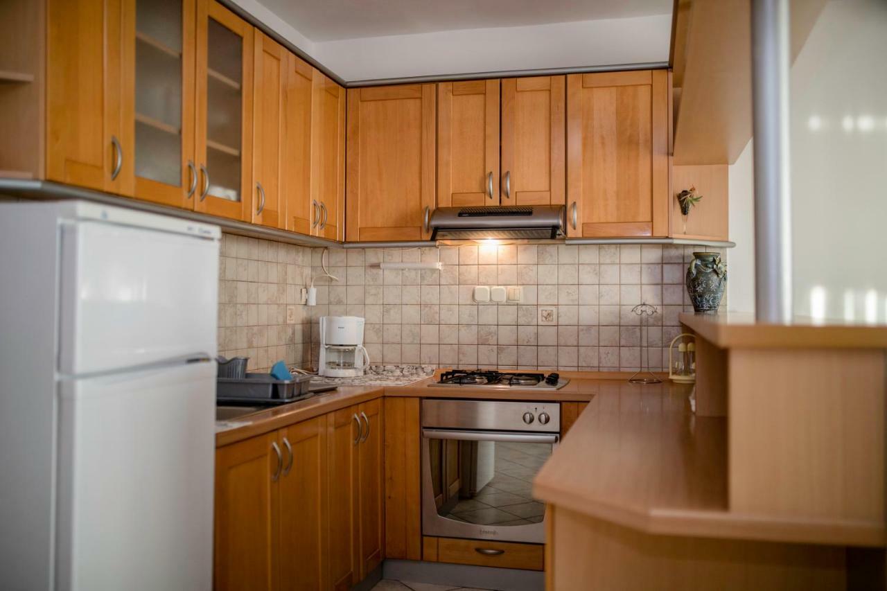Kuca Leonora Apartman Banjol Kültér fotó