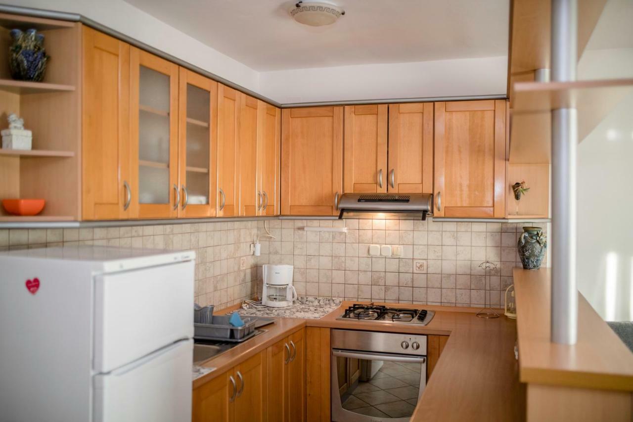 Kuca Leonora Apartman Banjol Kültér fotó
