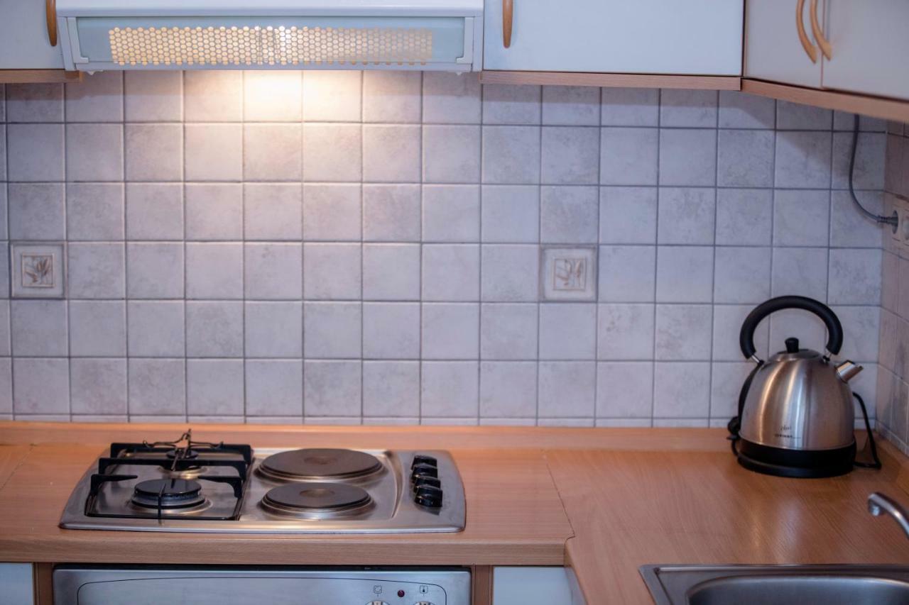 Kuca Leonora Apartman Banjol Kültér fotó